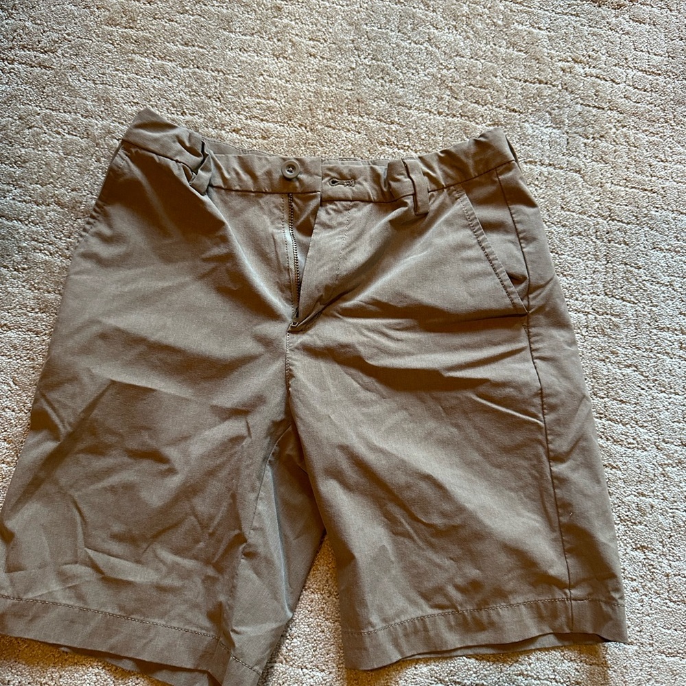 Boys Vineyard Vines shorts size 10